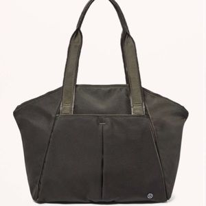 FREE TO BE lululemon BAG